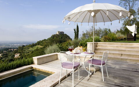 Asolina Villa: Möbel, Regenschirm, Gartenmöbel, Stuhl, Tabelle, Tisch Im Freien, Schatten, Terrasse, Garten, Küche & Esszimmer Tisch