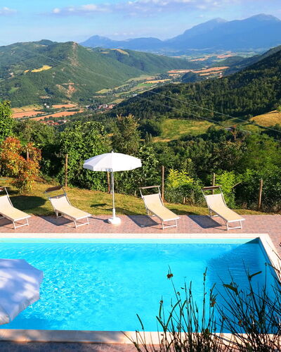 Villa Altavista: Bergforms, Hügel, Berg, Gebirge, Hochland, Bergstation, Grat, Senke, Gartenmöbel, Schwimmbad