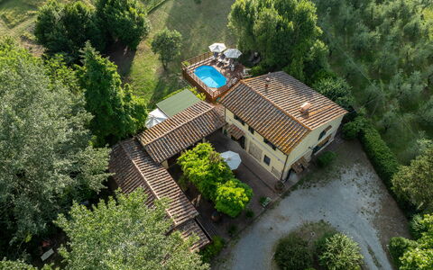 Podere la Botte, Pool, Lari: Wohngebiet, Haus, Schwimmbad, Menschliche Siedlung, Estate, Resort, Eco Hotel, Hütte, Villa, Hazienda