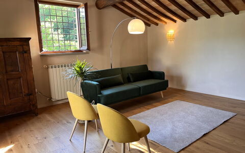 Villa Vindelbono: Möbel, Interior Design, Flooring, Wand, Fussboden, Holz, Couch, Wohnzimmer, Decke, Zuhause