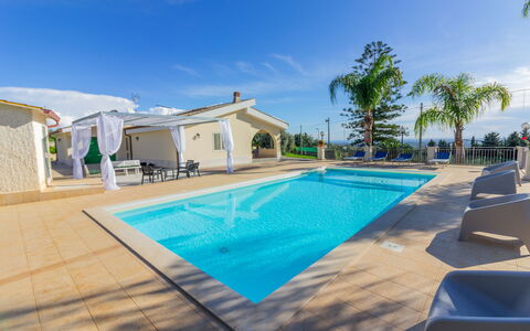 Villa Ninfa: Schwimmbad, Freizeit, Resort, Hotel, Freizeitzentrum, Villa, Eco Hotel, Ferienort