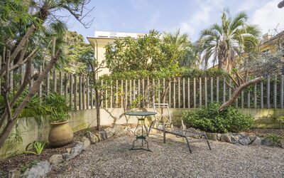 Torre Dell'Amore, Genova, Seaview: Strauch, Garten, Schatten, Landscaping, Hinterhof, Garten, Blumentopf, Flagstone