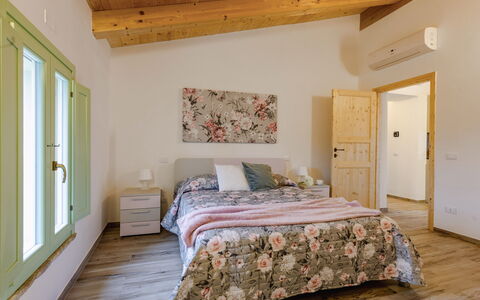 Zena Apartment: Interior Design, Möbel, Wand, Flooring, Holz, Fussboden, Decke, Schlafzimmer, Bett, Zuhause