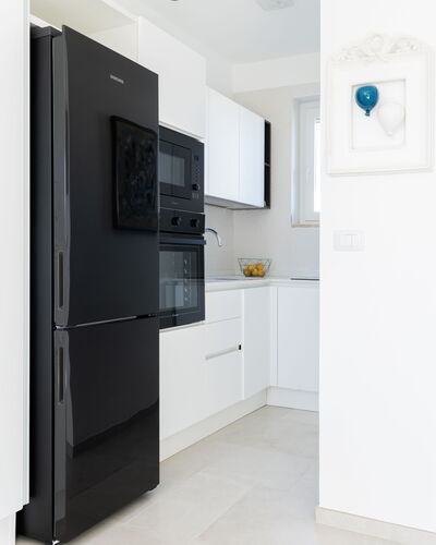 La Casa di Connie: Küchengerät, Major Appliance, Interior Design, Flooring, Haushaltsgerät, Küche, Fussboden, Kühlschrank, Möbel, Zuhause