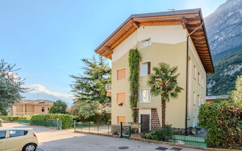 Ca dei Noni: Wohngebiet, Zuhause, Menschliche Siedlung, Wohnung, Balkon, Vorort, Villa