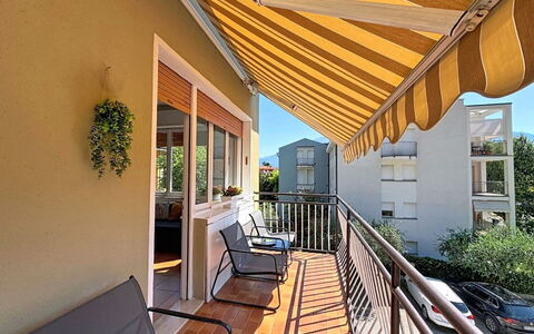 Ca dei Noni: Markise, Schatten, Balkon, Veranda, Design, Zimmerpflanze, Stuhl, Blumentopf, Outdoor Struktur, Gartenmöbel