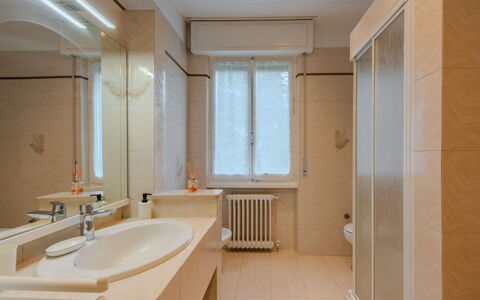 Ca dei Noni: Flooring, Armatur, Wand, Interior Design, Fussboden, Badezimmer, Bad Sink, Sinken, Zapfhahn, Zimmer