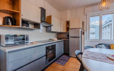 Ca dei Noni: Major Appliance, Küche, Küchengerät, Countertop, Interior Design, Wohnung, Flooring, Fussboden, Cabinetry, Zimmer