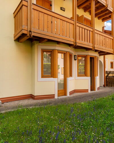 Raggio di Sole: Holz, Zuhause, Holzbeize, Balkon, Design, Hartholz, Farbe, Villa, Holz
