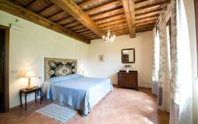Maioliche: Wand, Möbel, Interior Design, Zimmer, Flooring, Fussboden, Decke, Bilderrahmen, Bett, Schlafzimmer
