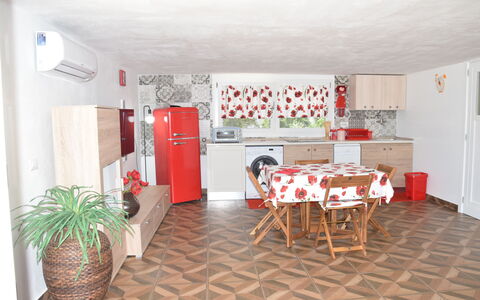 Villa Antony: Möbel, Flooring, Interior Design, Fussboden, Holz, Küche, Zimmer, Major Appliance, Decke, Beleuchtung