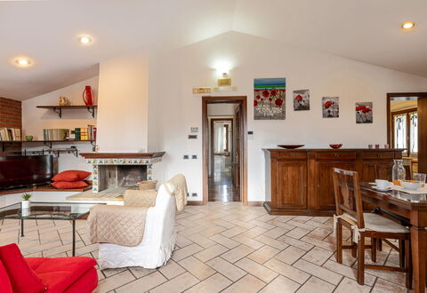 Casa Miramonti: Möbel, Interior Design, Flooring, Fussboden, Holz, Decke, Zimmer, Beleuchtung, Couch, Wohnzimmer