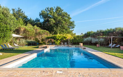 Cignella Resort: Blau, Schwimmbad, Resort, Garten, Schatten, Water Feature, Landscaping, Freizeit, Eco Hotel, Hazienda