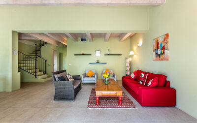 Villa Salvia: Möbel, Interior Design, Flooring, Wand, Fussboden, Couch, Decke, Holz, Zimmer, Wohnzimmer
