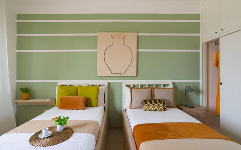 Apulia Retreat: Möbel, Interior Design, Bett, Schlafzimmer, Wand, Flooring, Fussboden, Decke, Holz, Zimmer