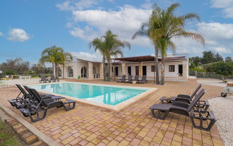 Apulia Retreat: Schwimmbad, Resort, Estate, Hazienda, Schatten, Villa, Eco Hotel, Villa, Hotel