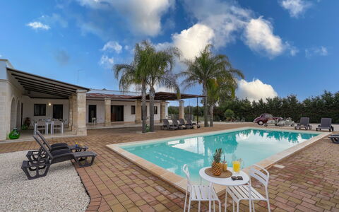 Apulia Retreat: Schwimmbad, Resort, Wohngebiet, Verbundwerkstoff, Estate, Eco Hotel, Hazienda, Villa, Schatten