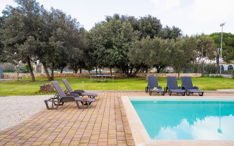 Apulia Retreat: Schwimmbad, Resort, Estate, Schatten, Hazienda, Landscaping, Hof, Design, Villa, Eco Hotel