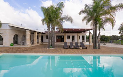 Apulia Retreat: Schwimmbad, Resort, Schatten, Estate, Hazienda, Eco Hotel, Villa, Landscaping, Hof