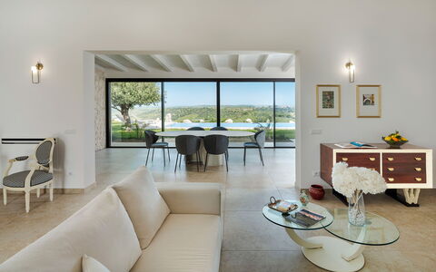 Villa Netina: Möbel, Interior Design, Flooring, Decke, Fussboden, Tabelle, Zimmer, Stuhl, Zuhause, Wohnzimmer