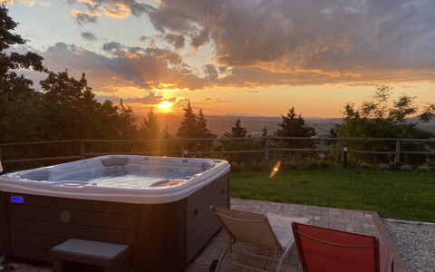 La Casa nel Bosco: Dämmerung, Abend, Schwimmbad, Sonnenaufgang, Resort, Sonnenuntergang, Jacuzzi, Eco Hotel