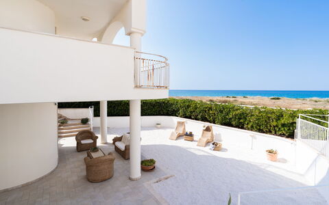 Il Respiro del Mare: Balkon, Meer, Wohnung, Schatten, Ozean, Gartenmöbel, Villa, Resort, Outdoor Struktur, Strand