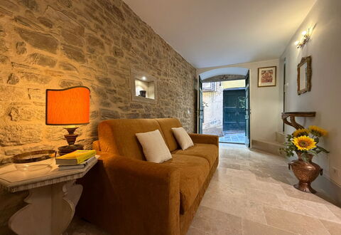 Casa Amandoli: Wand, Flooring, Interior Design, Möbel, Decke, Fussboden, Beleuchtung, Couch, Zimmer, Wohnzimmer