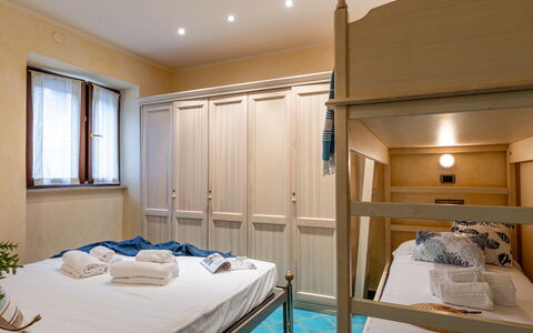 Suite la Torre: Bett, Möbel, Interior Design, Schlafzimmer, Holz, Zimmer, Fussboden, Flooring, Decke, Textil