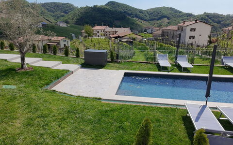 Villa Valdobbiadene Pool Spa: Schwimmbad, Urban Design, Freizeit, Garten, Gartenmöbel, Resort, Landscaping, Hinterhof, Estate, Eco Hotel