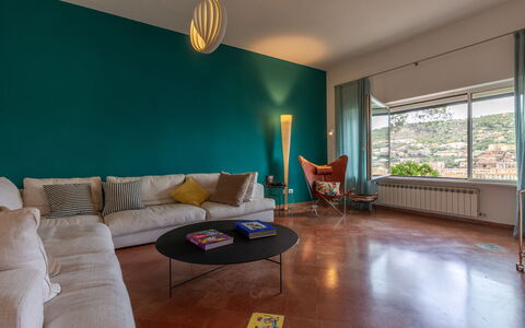 Villa Fior di Roccia: Möbel, Interior Design, Flooring, Zimmer, Decke, Zuhause, Fussboden, Beleuchtung, Stuhl, Wohnung