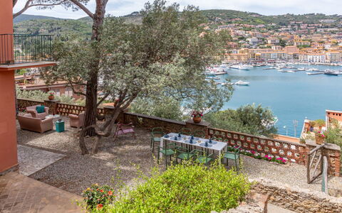 Villa Fior di Roccia: Wohnung, Balkon, Blumentopf, Zimmerpflanze