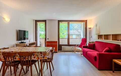 Gaggia: Interior Design, Holz, Flooring, Möbel, Fussboden, Decke, Zimmer, Wohnung, Wohnzimmer, Stuhl