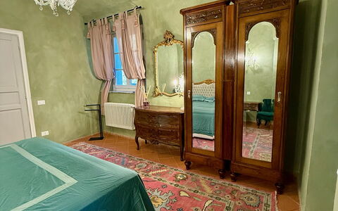 Villa Elisa: Möbel, Interior Design, Fussboden, Flooring, Wand, Holz, Schlafzimmer, Zimmer, Decke, Bett