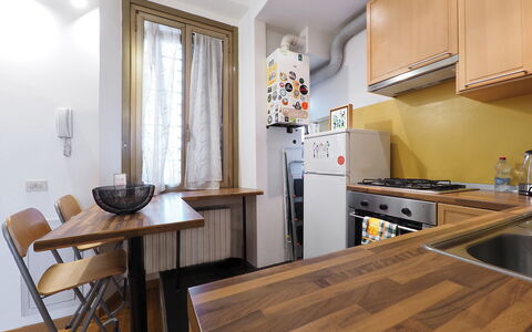 Suite Meda: Möbel, Küchengerät, Küche, Major Appliance, Interior Design, Countertop, Flooring, Holz, Haushaltsgerät, Fussboden