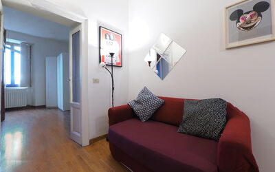 Suite Meda: Möbel, Wand, Interior Design, Flooring, Fussboden, Holz, Zimmer, Wohnung, Couch, Wohnzimmer