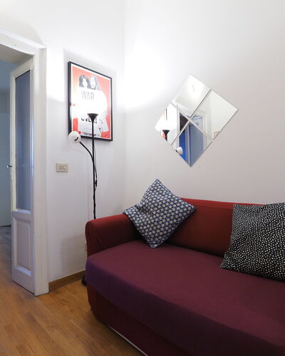 Suite Meda: Möbel, Wand, Interior Design, Flooring, Fussboden, Holz, Zimmer, Wohnung, Couch, Wohnzimmer