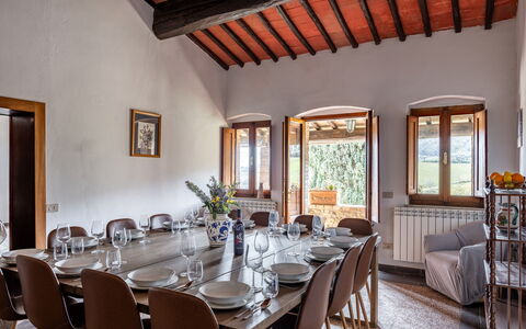 Podere le Lune with Pool, San Gimignano: Möbel, Interior Design, Tabelle, Stuhl, Zuhause, Zimmer, Decke, Küche & Esszimmer Tisch, Esszimmer, Holzbeize