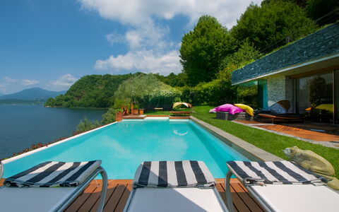 Isa Villa: Schwimmbad, Küsten Und Ozeanische Forms, Resort, See, Küste, Tropen, Eco Hotel, Klang, Reservoir