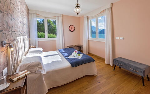 Angela Villa: Bett, Möbel, Schlafzimmer, Interior Design, Bedding, Bettdecke, Linens, Fussboden, Zimmer, Textil