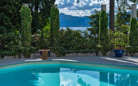 Camilla Villa: Blau, Schwimmbad, Schatten, Eco Hotel, Landscaping, Resort, Immergrün, Tropen, Ferienort