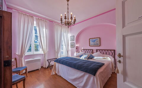 Camilla Villa: Möbel, Interior Design, Schlafzimmer, Bett, Decke, Linens, Bedding, Zimmer, Bettdecke, Textil