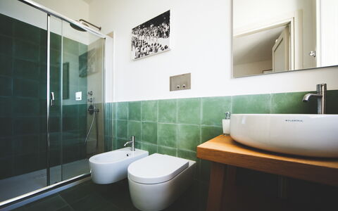 Masseria Ficalindia: Flooring, Fussboden, Armatur, Interior Design, Badezimmer, Fliese, Installation, Zapfhahn, Decke, Bad Sink