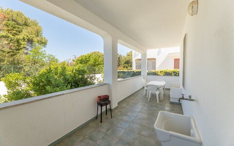 Villetta Bluette, Marina di Mancaversa: Decke, Flooring, Fussboden, Schatten, Estate, Balkon, Daylighting, Gips, Villa, Penthouse