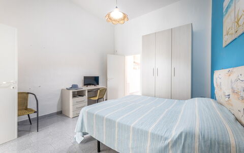Casa Marinella, Marina di Mancaversa: Möbel, Wand, Interior Design, Schlafzimmer, Bett, Bettdecke, Fussboden, Flooring, Bedding, Decke
