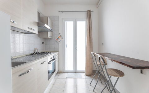 Casa Marinella, Marina di Mancaversa: Flooring, Holz, Möbel, Fussboden, Interior Design, Küche, Countertop, Major Appliance, Zuhause, Wohnung