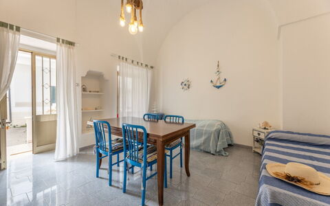 Casa Marinella, Marina di Mancaversa: Flooring, Fussboden, Decke, Interior Design, Möbel, Zimmer, Stuhl, Halle, Fliese