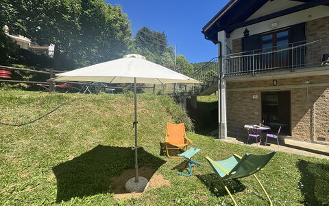 La Montagna al Mare, Relax sul Beigua: Schatten, Rasen, Garten, Freizeit, Hinterhof, Regenschirm, Garten, Landscaping, Gartenmöbel, Eco Hotel