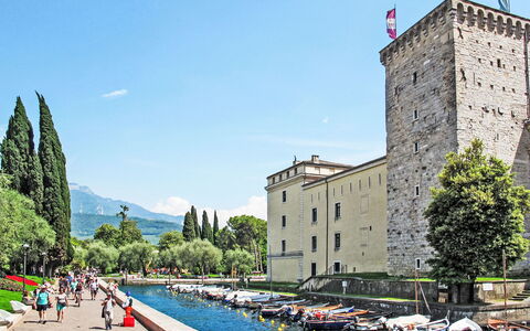 Livia: Wasser, Wasserlauf, Wasserweg, Kanal, Bank, Touristenattraktion, See, Fluss, Kanal, Boot