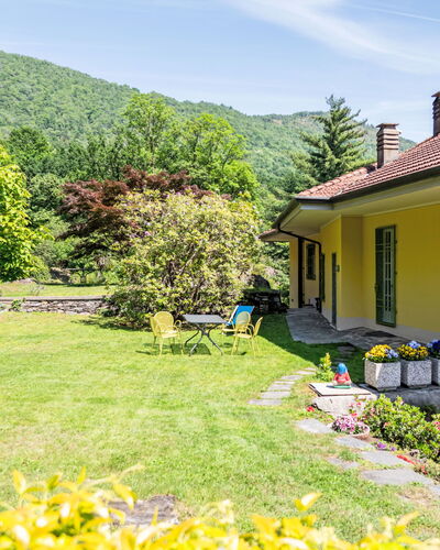 Le Radici: Strauch, Ländliches Gebiet, Ground, Garten, Hütte, Rasen, Landscaping, Garten, Bauernhaus, Senke