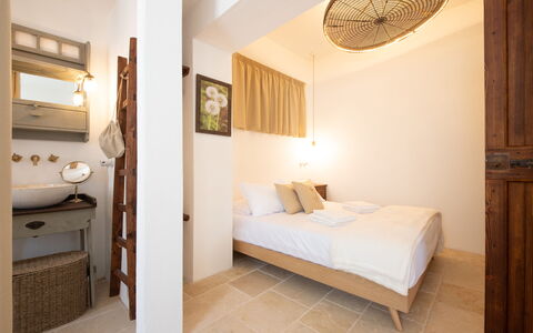 Trulli Valle D'Itria - Martina Franca: Wand, Interior Design, Fussboden, Flooring, Schlafzimmer, Holz, Bett, Decke, Möbel, Zimmer